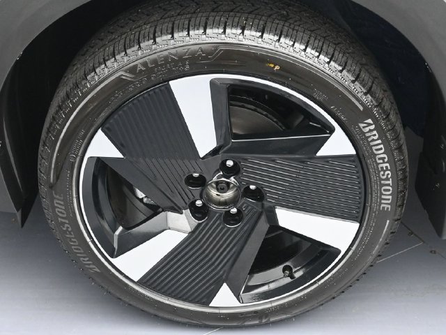 New 2026 Nissan Kicks SR FWD image 7
