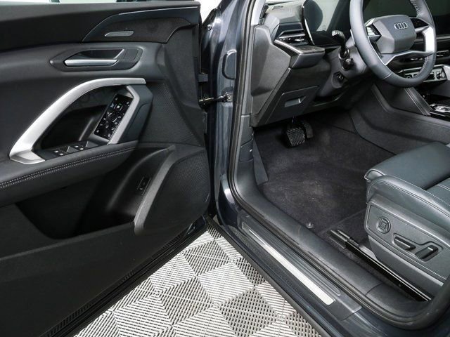 New 2026 Audi Q5 Prestige image 8