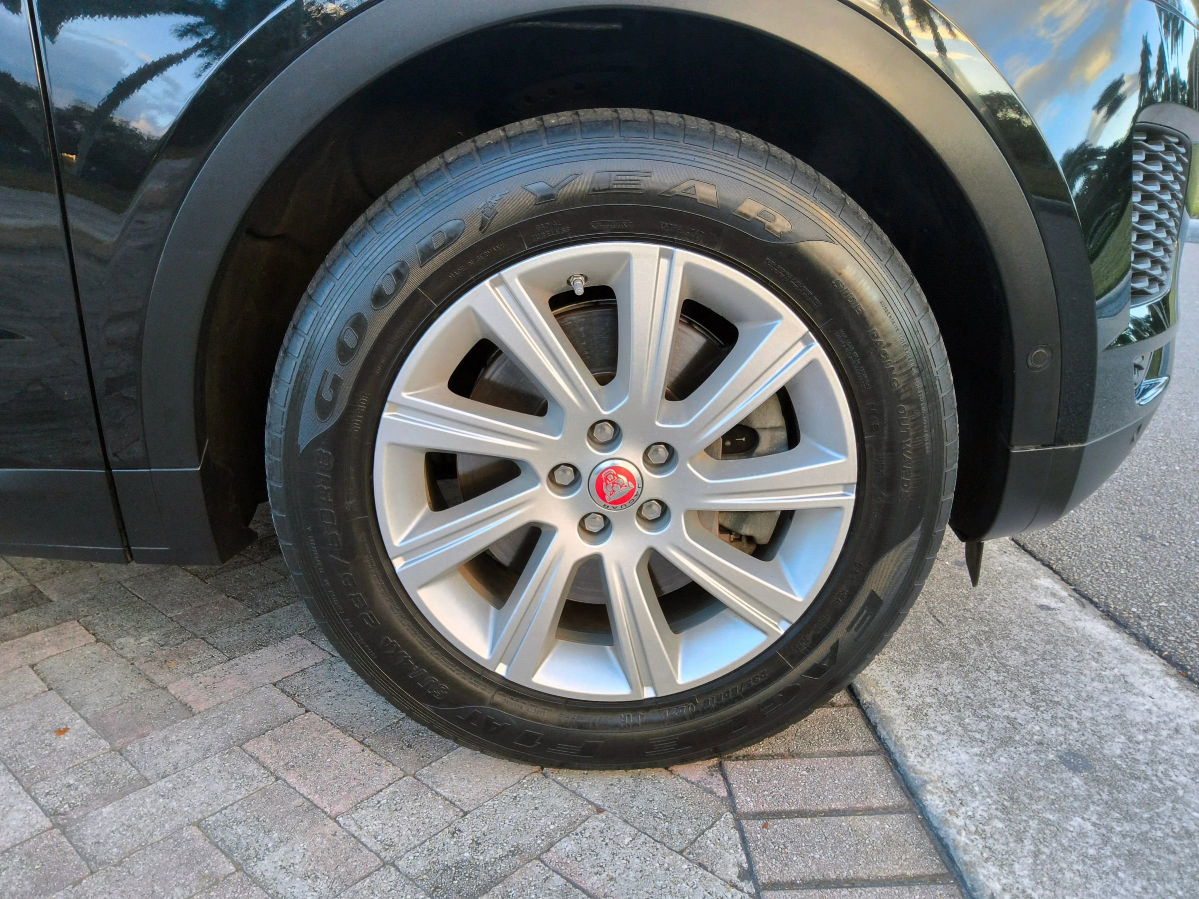 Used 2018 Jaguar E-PACE S image 37