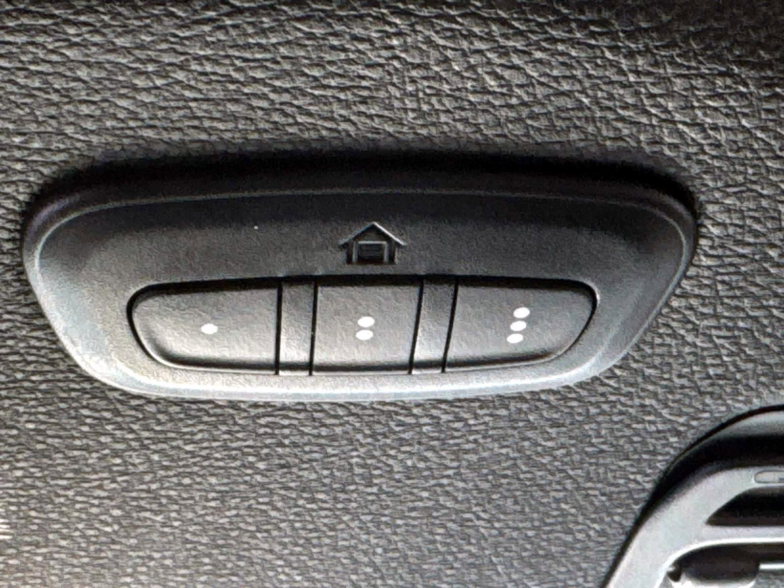 Used 2023 Jeep Wrangler Unlimited Sahara w/ Cold Weather Group image 19