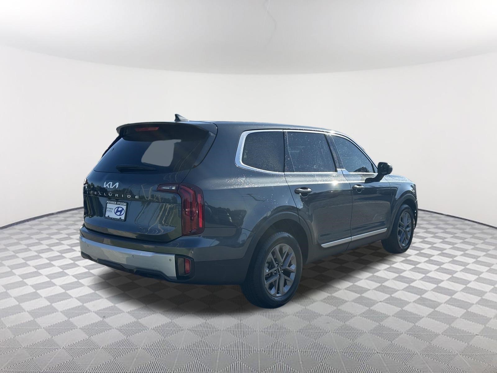 Used 2024 Kia Telluride LX FWD image 5