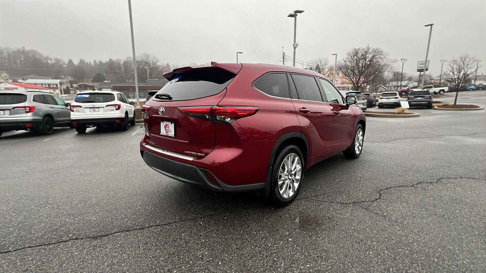 Used 2020 Toyota Highlander Limited image 4