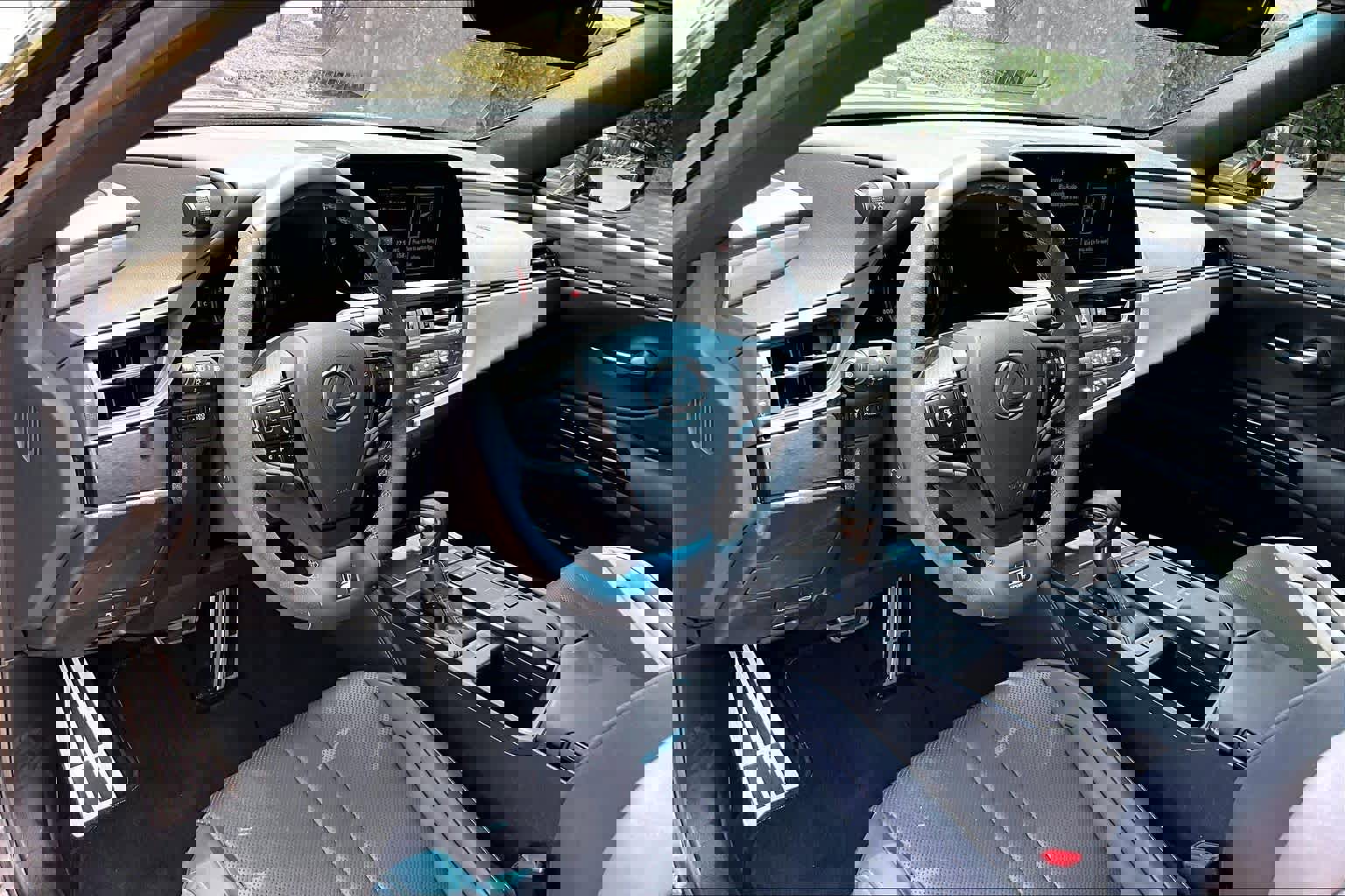 Used 2022 Lexus ES 350 F Sport w/ Accessory Package image 18