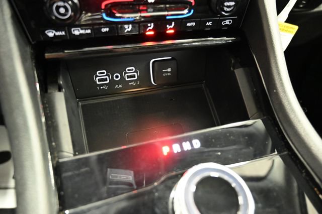 Used 2023 Jeep Grand Cherokee Laredo w/ Luxury Tech Group I AWD/4WD image 18