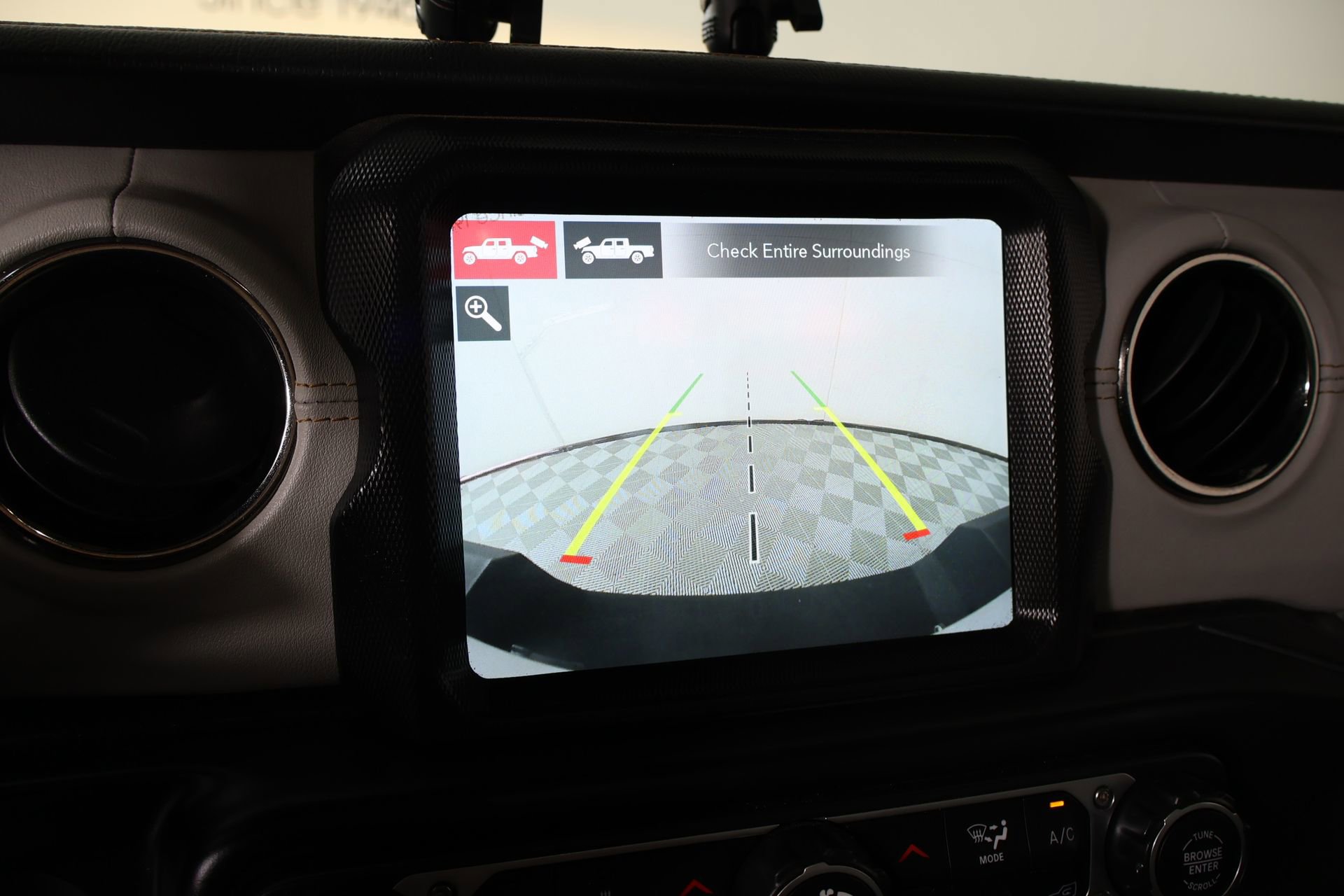 Used 2023 Jeep Gladiator Overland image 6