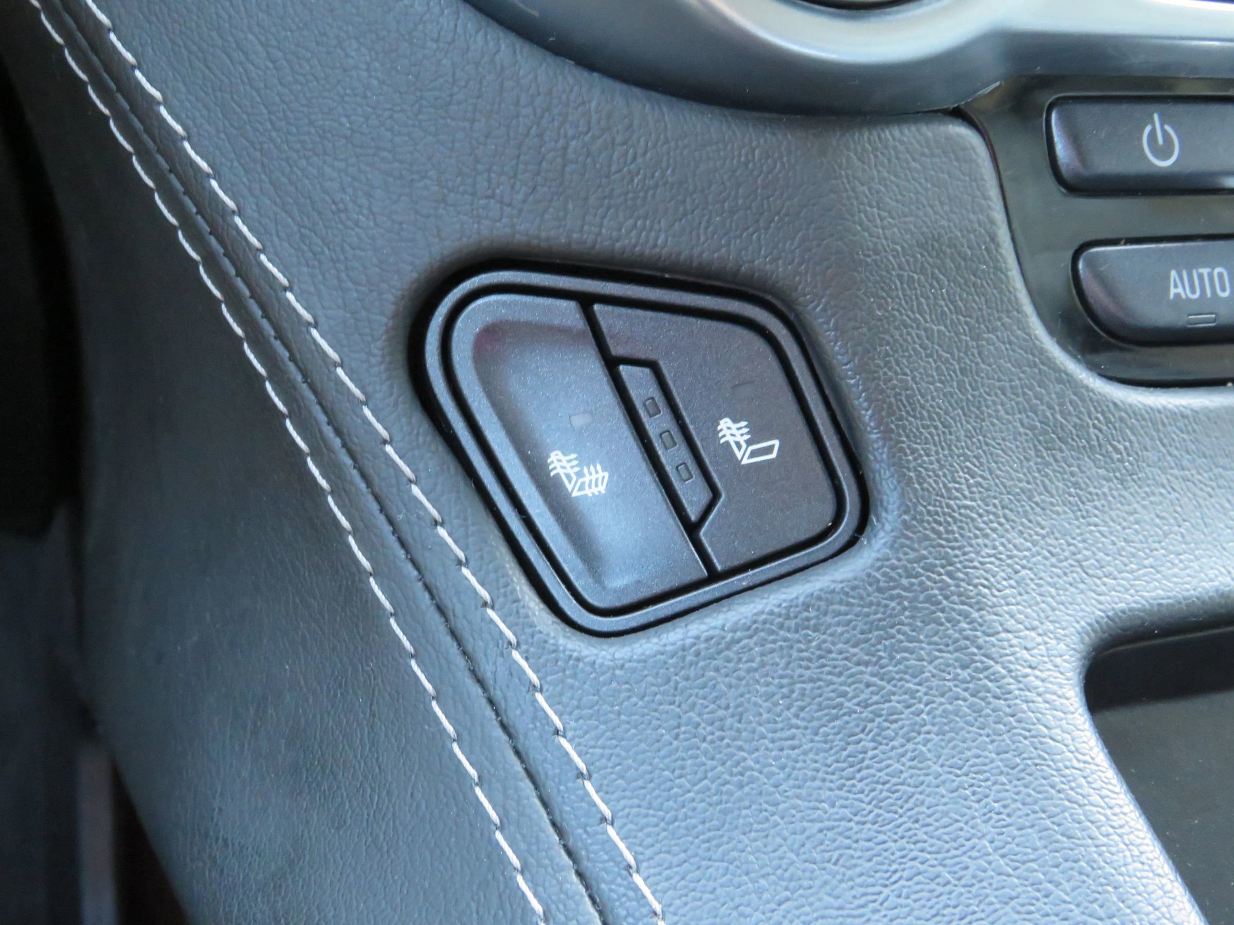 Used 2020 Chevrolet Suburban LT AWD/4WD image 25