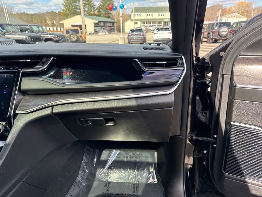 Certified 2023 Jeep Grand Cherokee L Overland w/ Rear Seat Video Group I image 36