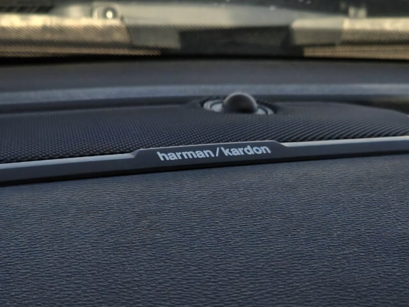 New 2025 RAM 2500 Laramie AWD/4WD image 29