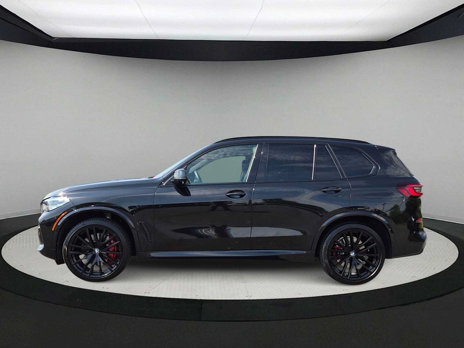 Used 2021 BMW X5 M50i w/ Premium Package AWD/4WD image 5