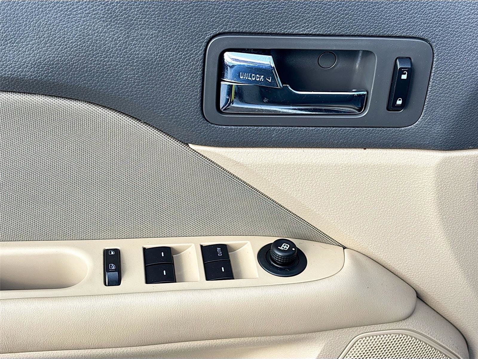 Used 2012 Ford Fusion SE image 17