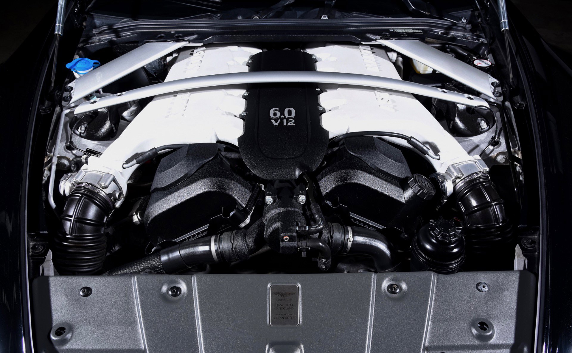 Used 2017 Aston Martin V12 Vantage S image 31