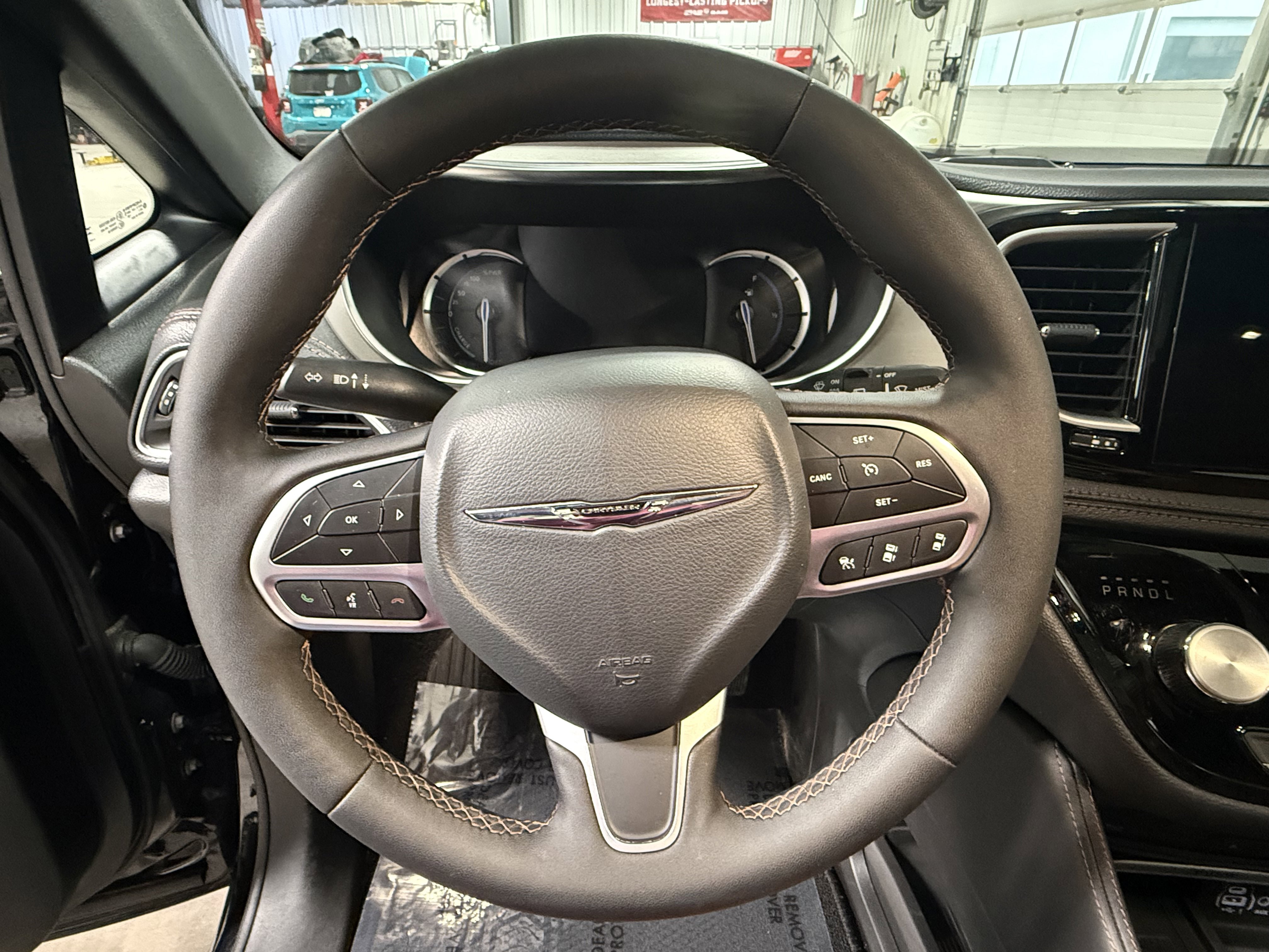 Used 2024 Chrysler Pacifica Pinnacle image 25