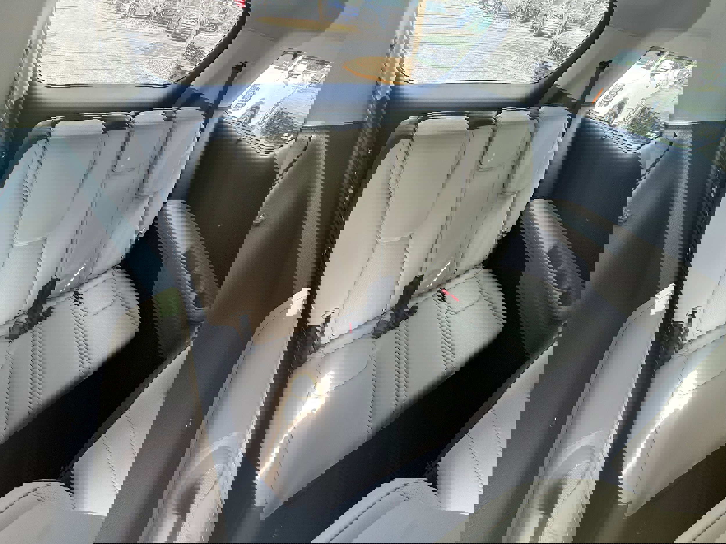 New 2025 Kia Carnival EX image 12