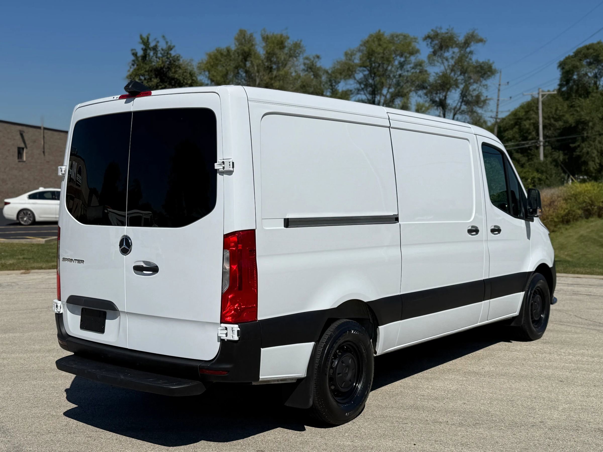 Used 2023 Mercedes-Benz Sprinter 2500 image 4