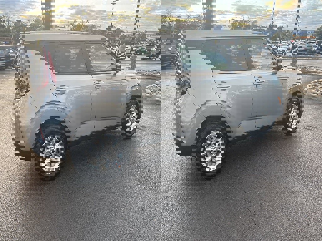 New 2025 Kia Soul S image 4