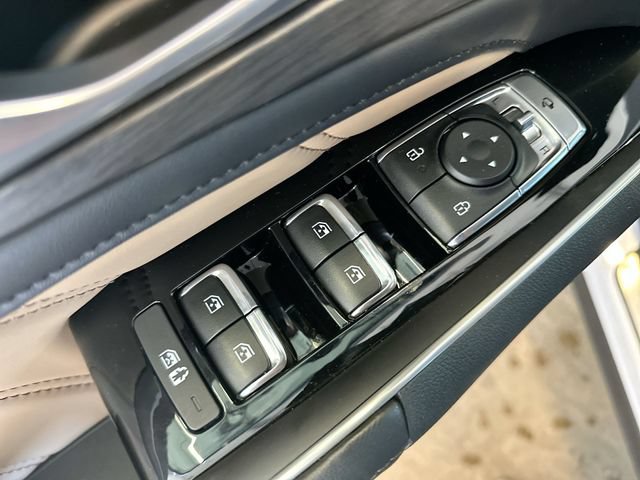 Certified 2025 Kia Sorento SX Prestige w/ Olive Brown Leather Package AWD/4WD image 17