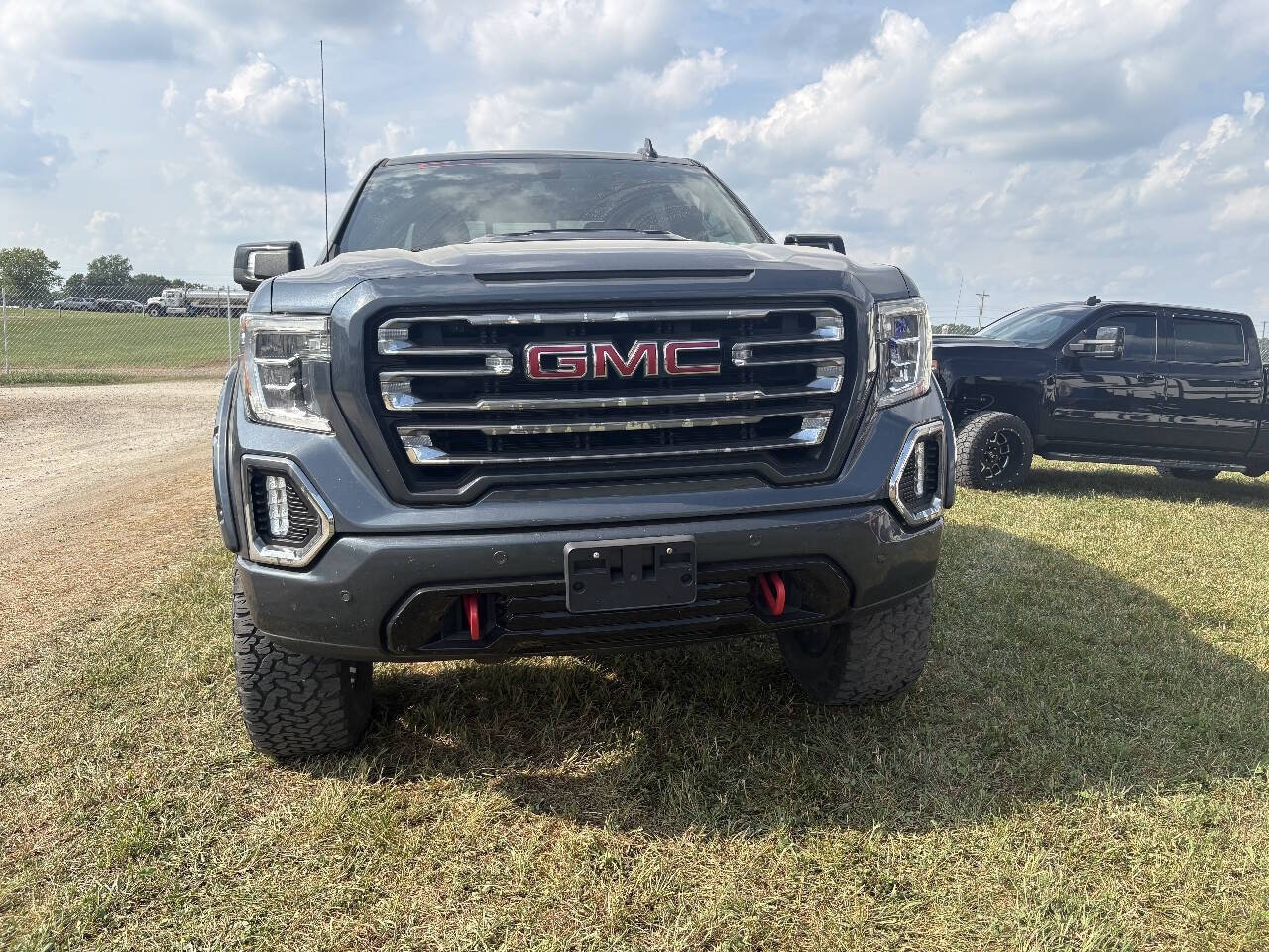 Used 2020 GMC Sierra 1500 AT4 w/ AT4 Premium Package AWD/4WD image 3