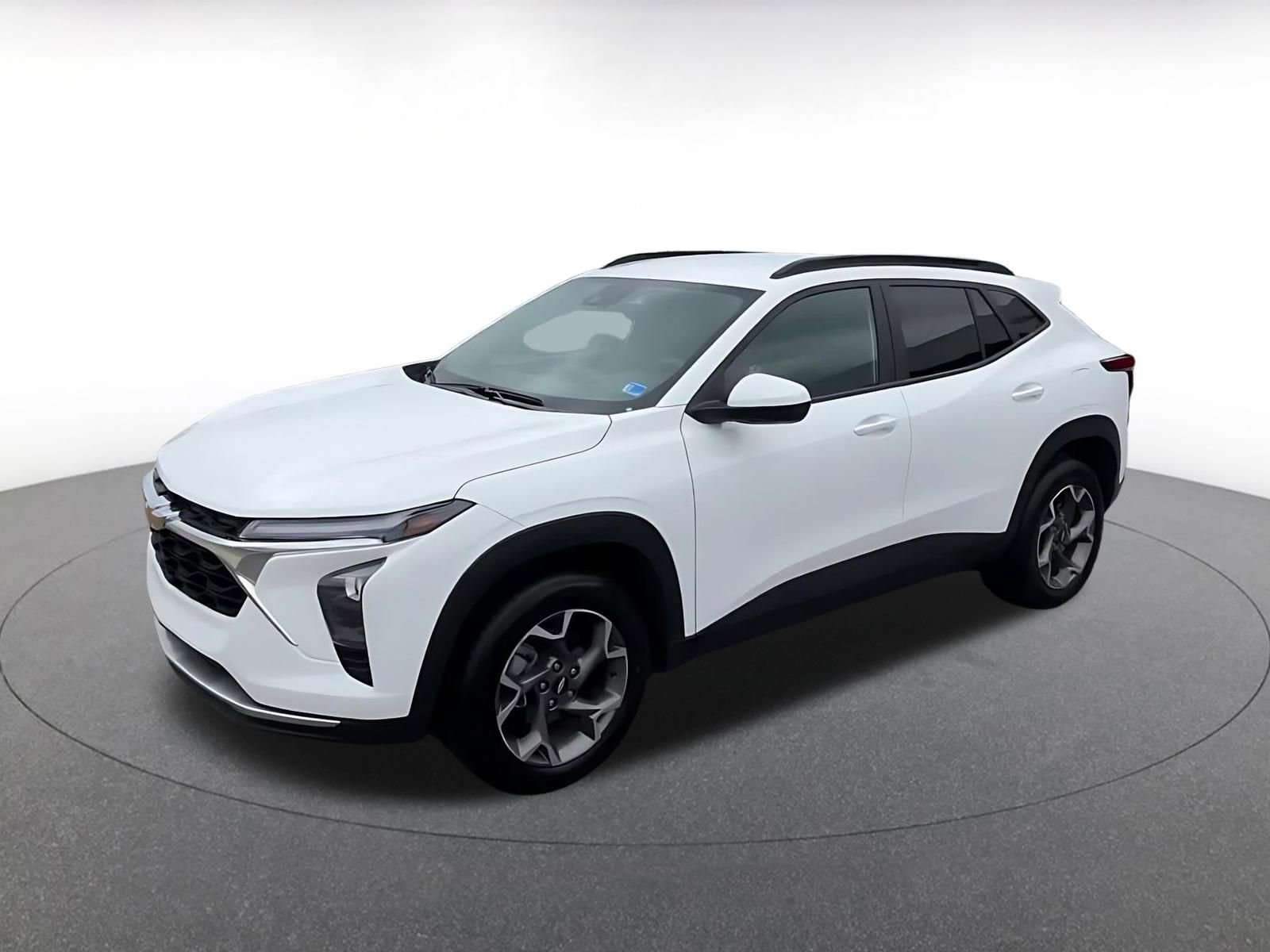 Used 2025 Chevrolet Trax LT FWD image 8