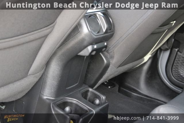 Used 2023 Jeep Wrangler Sport S image 31