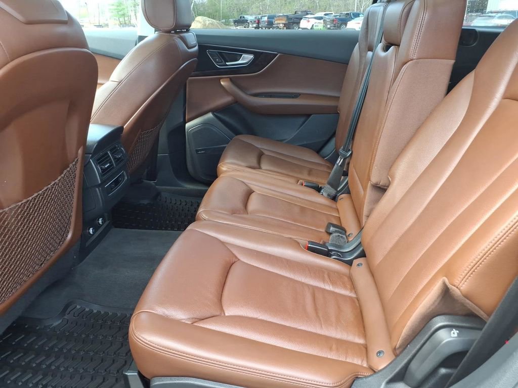 Used 2019 Audi Q7 3.0T Premium Plus w/ Premium Plus Package AWD/4WD image 16