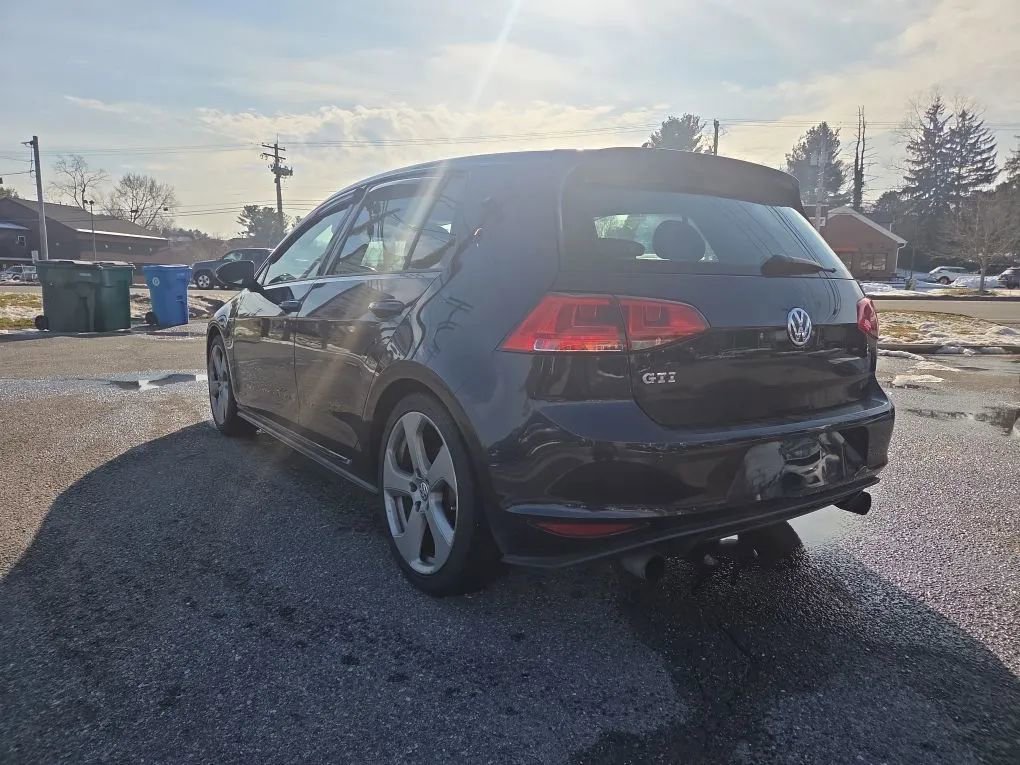 Used 2017 Volkswagen GTI S image 7