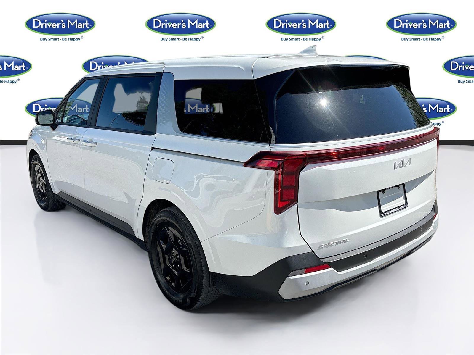 Used 2025 Kia Carnival image 5