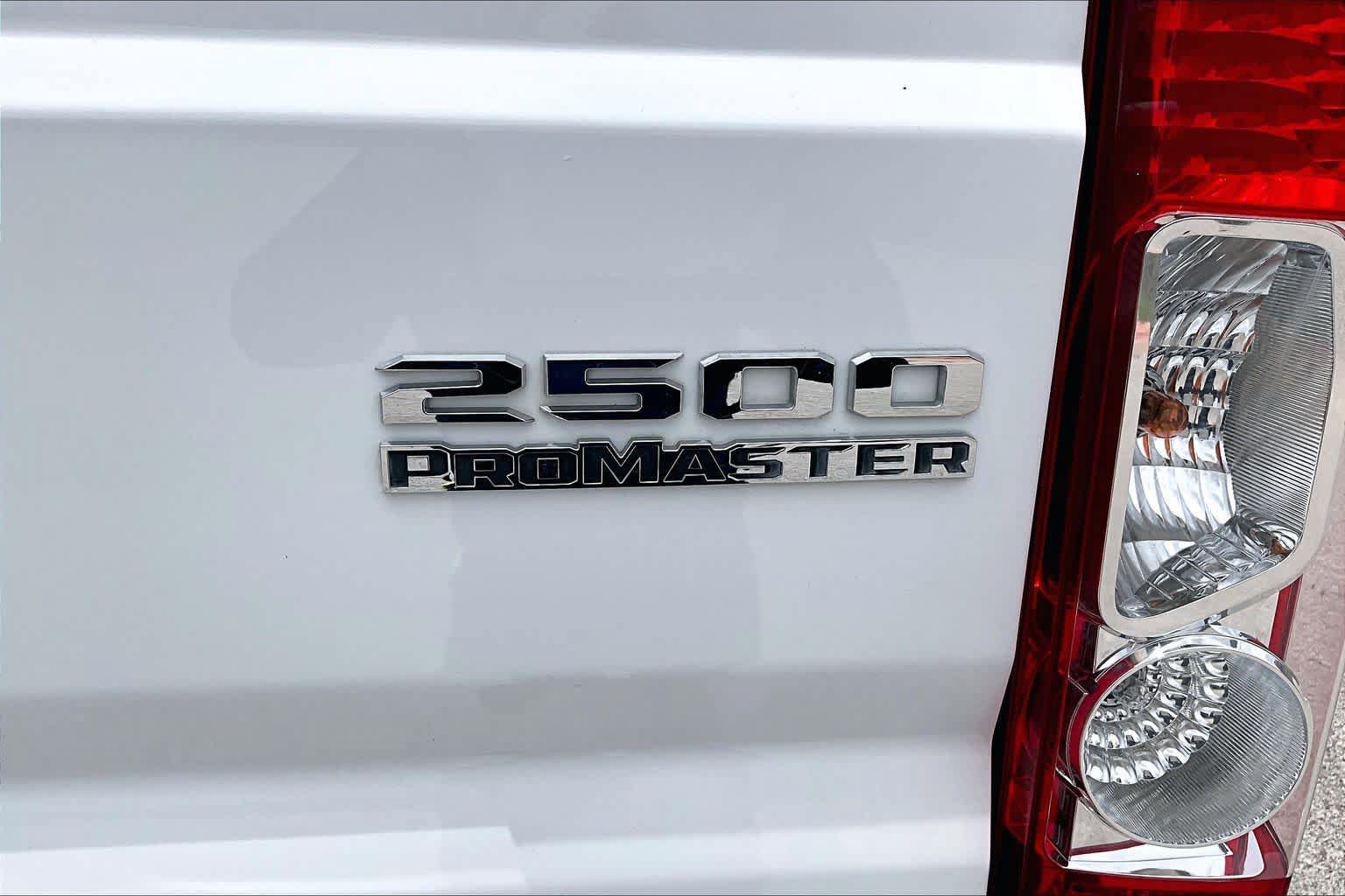 Used 2025 RAM ProMaster 2500 w/ Convenience Group FWD image 10