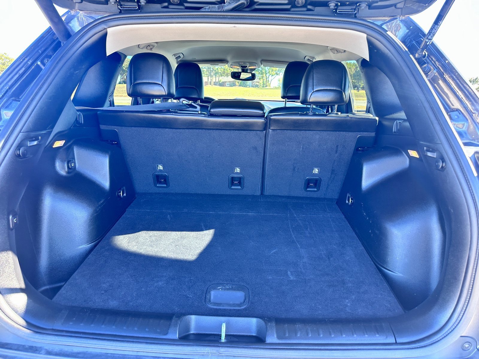 Used 2021 Jeep Cherokee Trailhawk w/ Technology Group image 9