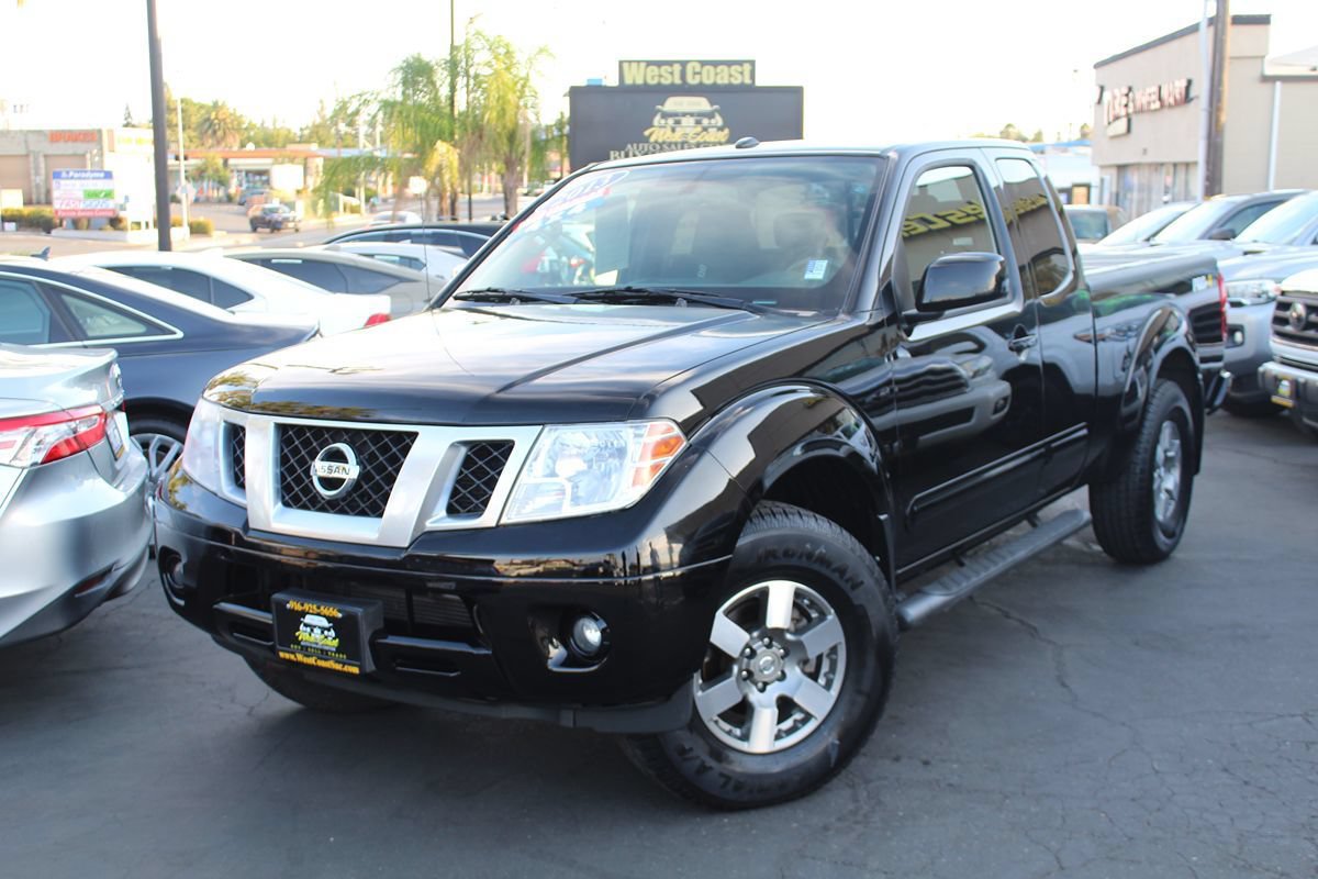 Used 2013 Nissan Frontier PRO-4X AWD/4WD image 37
