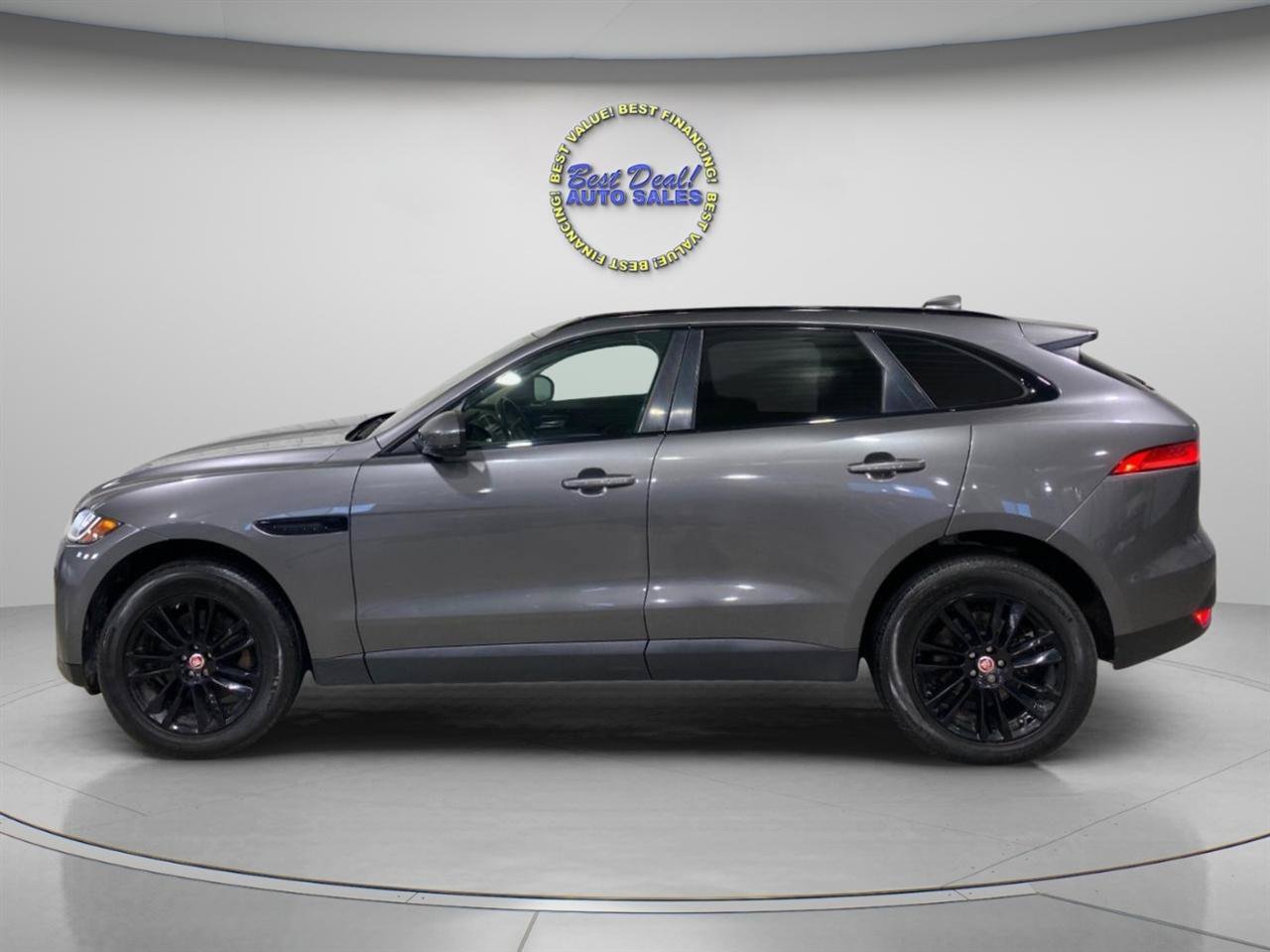 Used 2017 Jaguar F-PACE Prestige AWD/4WD image 2