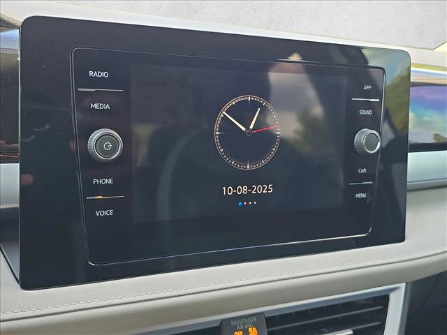 New 2025 Volkswagen Taos SE image 14