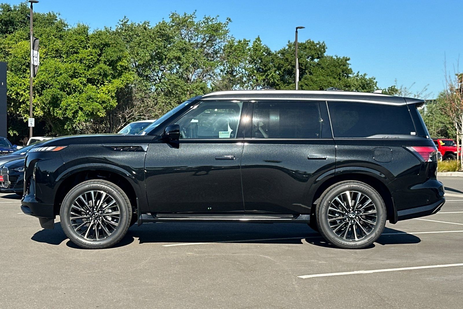 New 2026 INFINITI QX80 Autograph image 2