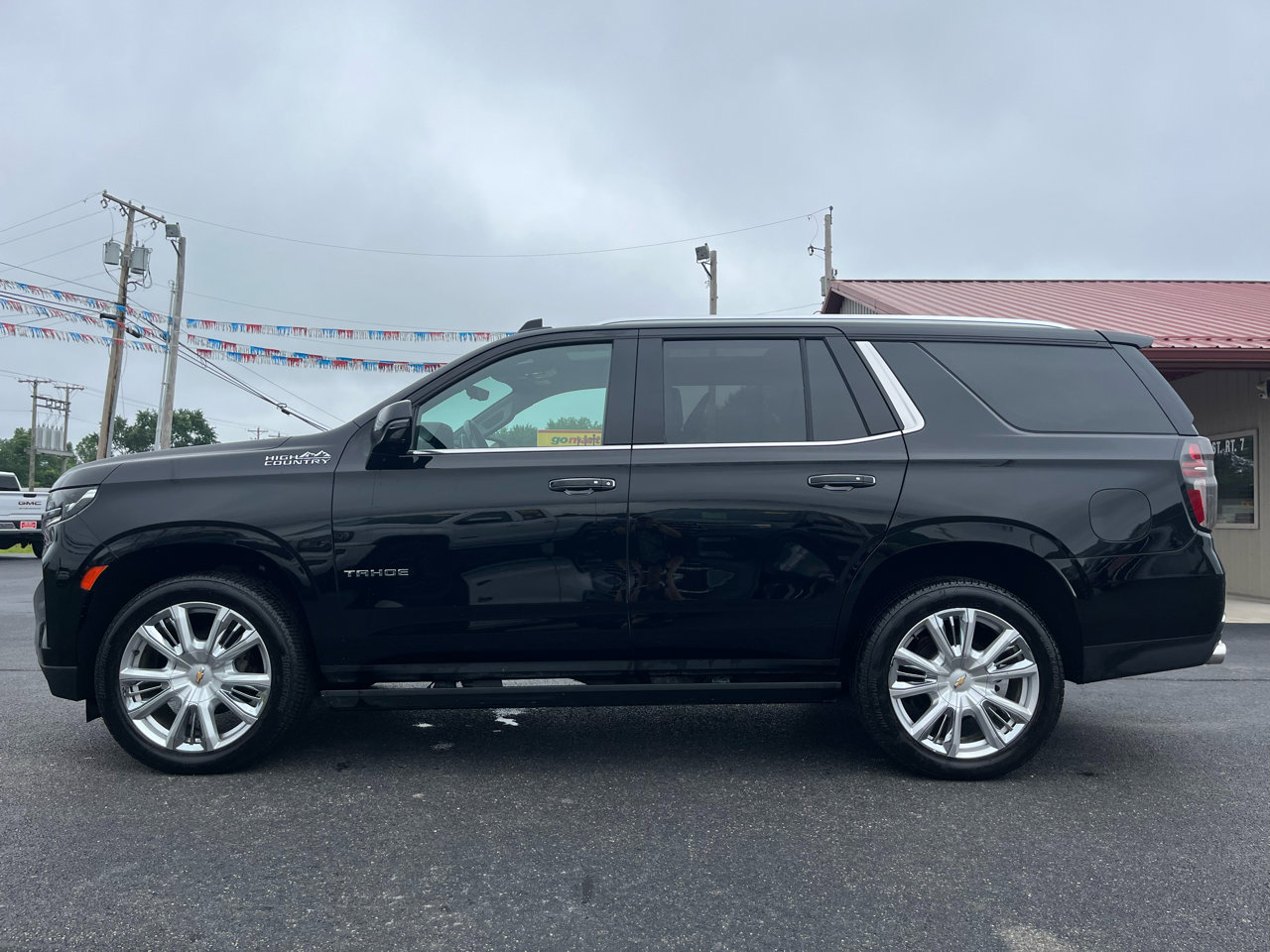 Used 2021 Chevrolet Tahoe High Country image 2