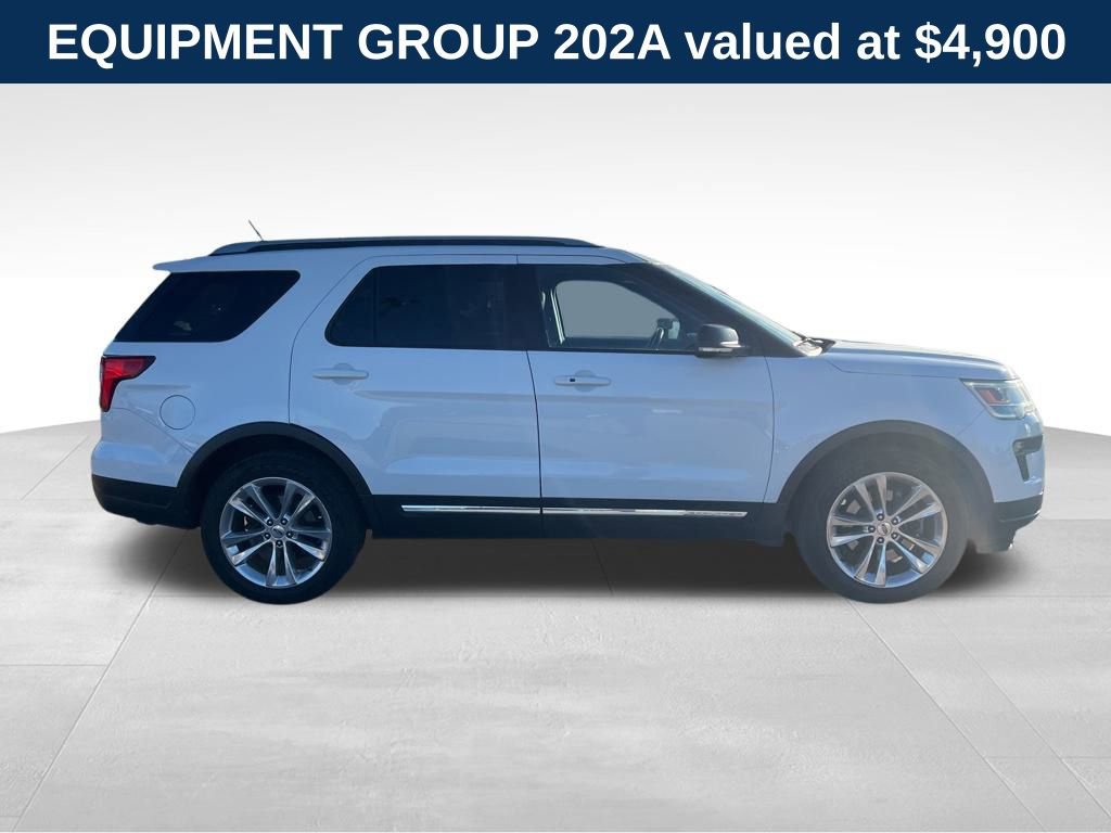 Used 2018 Ford Explorer XLT w/ Equipment Group 202A image 3