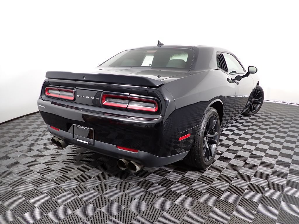 Used 2017 Dodge Challenger R/T w/ Blacktop Package RWD image 16