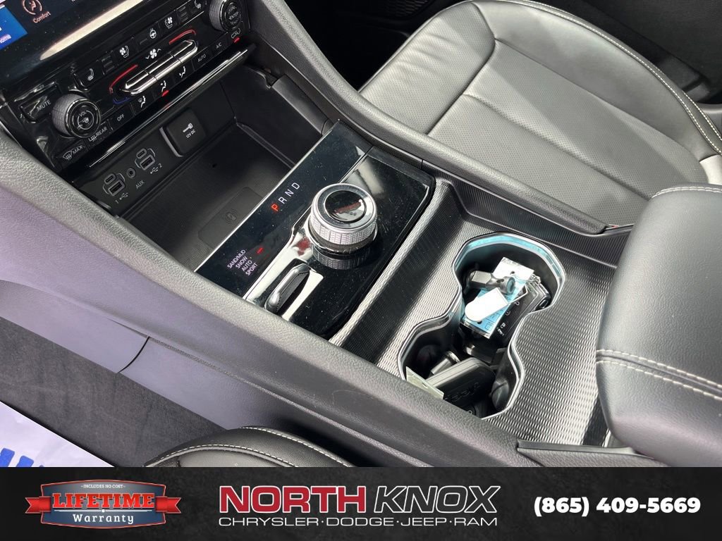 Used 2024 Jeep Grand Cherokee Limited w/ Luxury Tech Group II AWD/4WD image 10