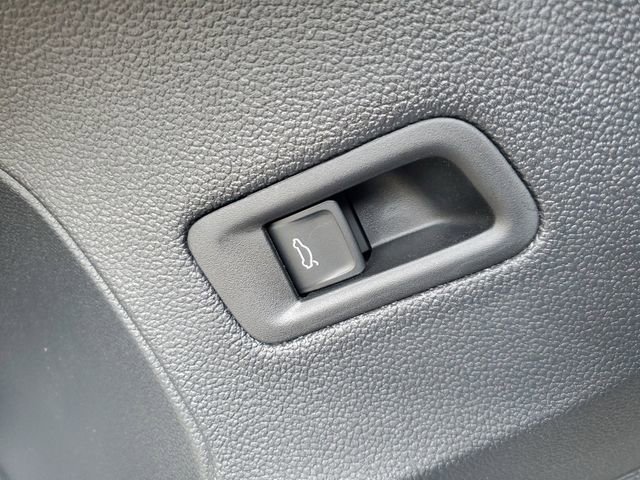 New 2026 Volkswagen Atlas Cross Sport SEL Premium R-Line image 32