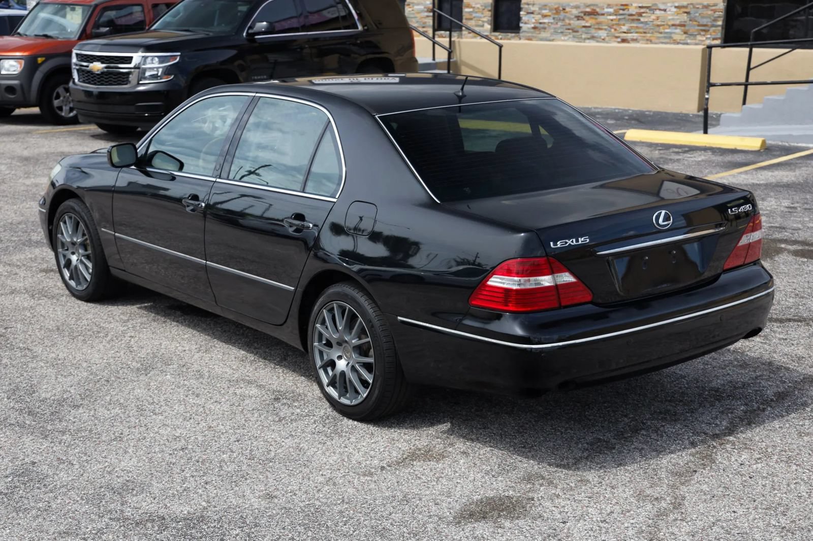 Used 2004 Lexus LS 430 RWD image 3