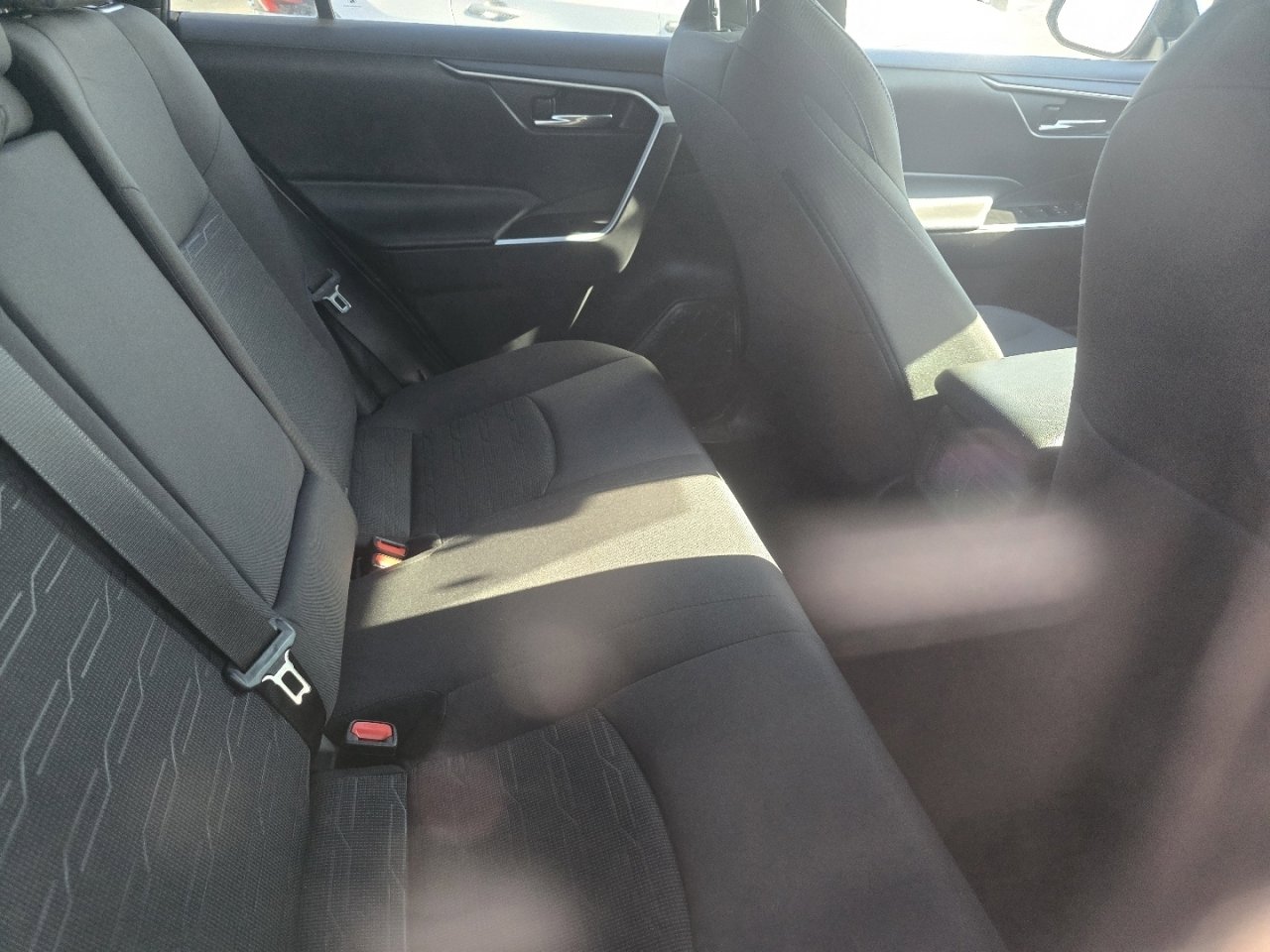 Used 2024 Toyota RAV4 SE image 16