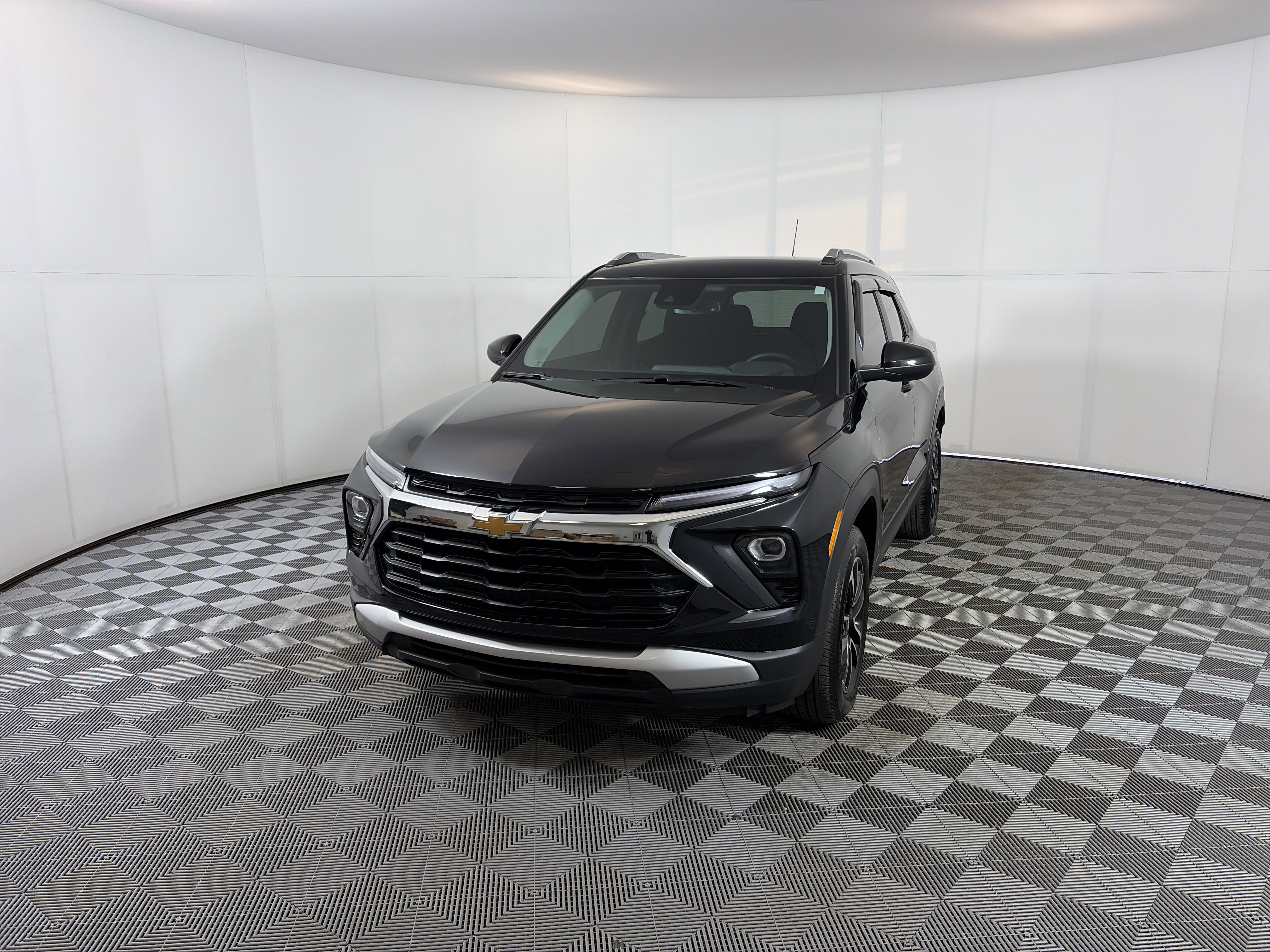 Certified 2024 Chevrolet TrailBlazer LT w/ Convenience Package image 2