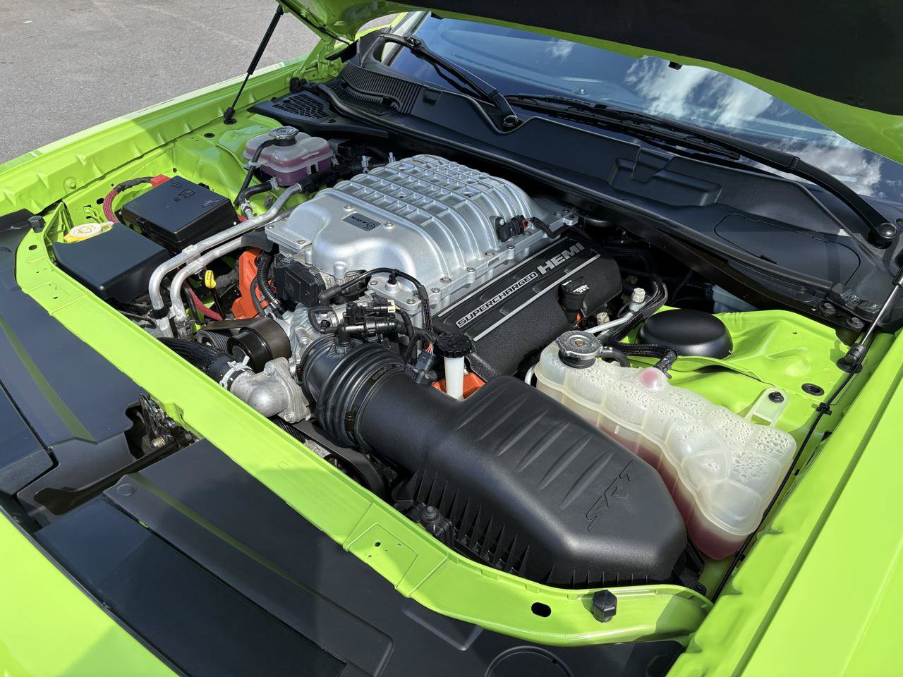 Used 2015 Dodge Challenger SRT Hellcat RWD image 17