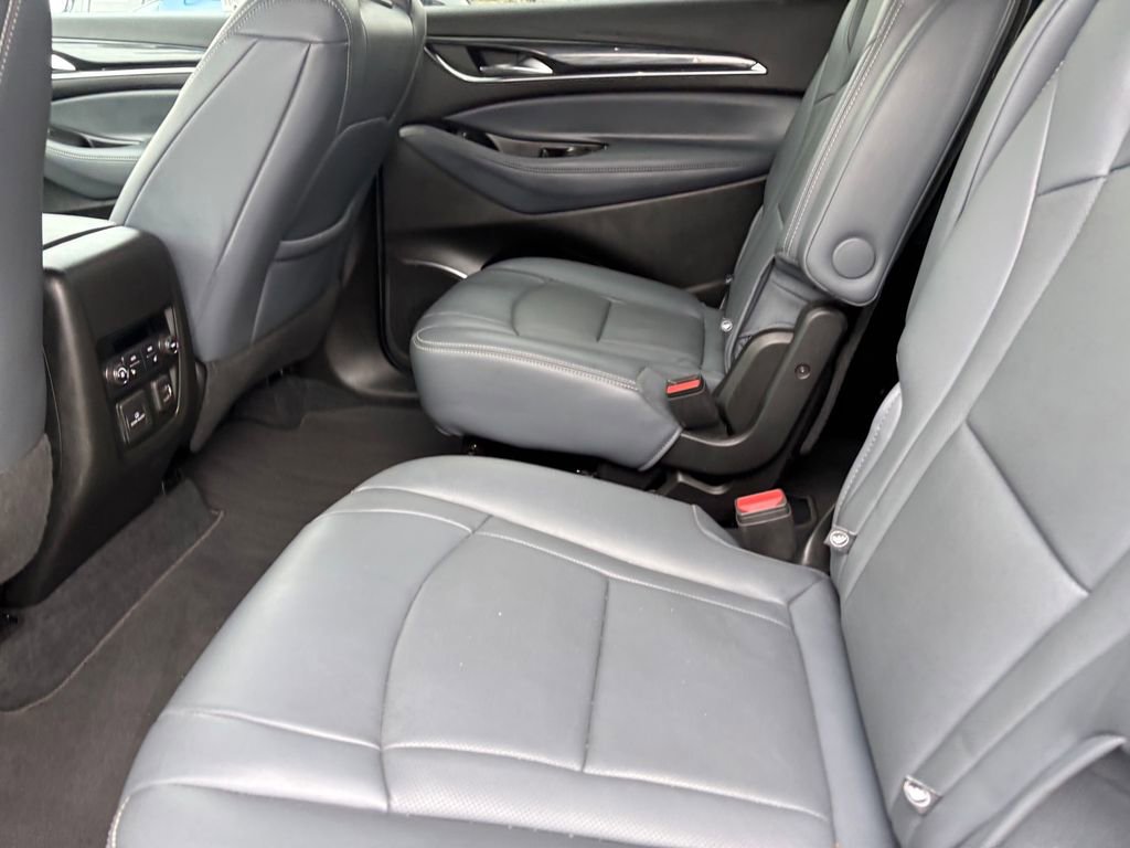 Used 2024 Buick Enclave Premium image 27