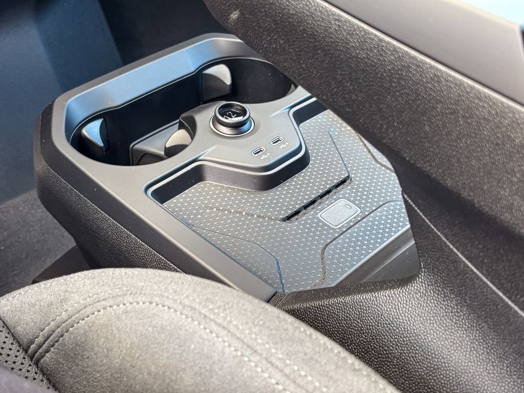 Used 2026 BMW iX xDrive45 w/ M Sport Package image 29