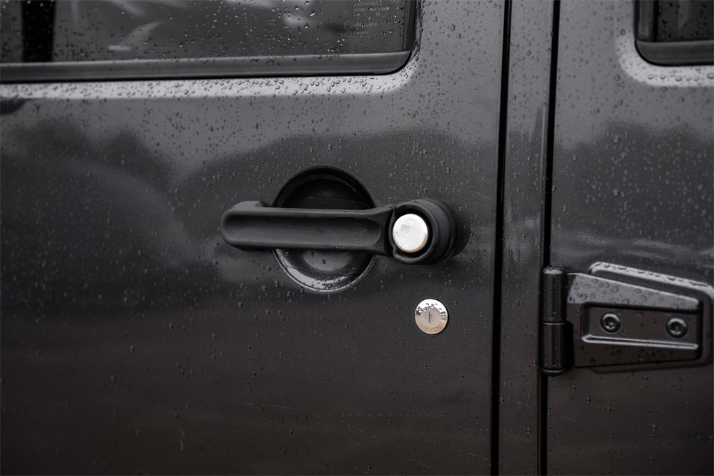 Used 2017 Jeep Wrangler Unlimited Rubicon image 40