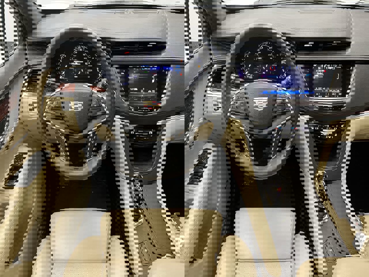 Used 2017 Cadillac XT5 Luxury w/ Driver Awareness Package image 14