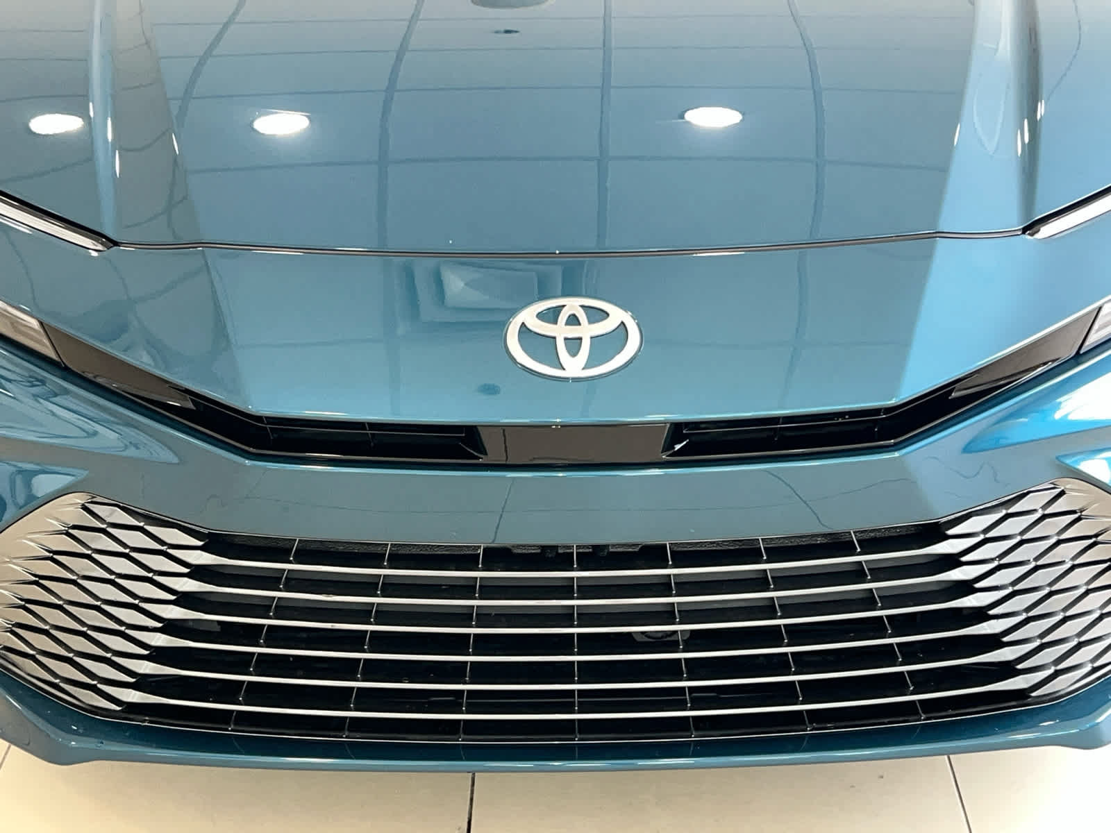 Used 2025 Toyota Camry XLE FWD image 6