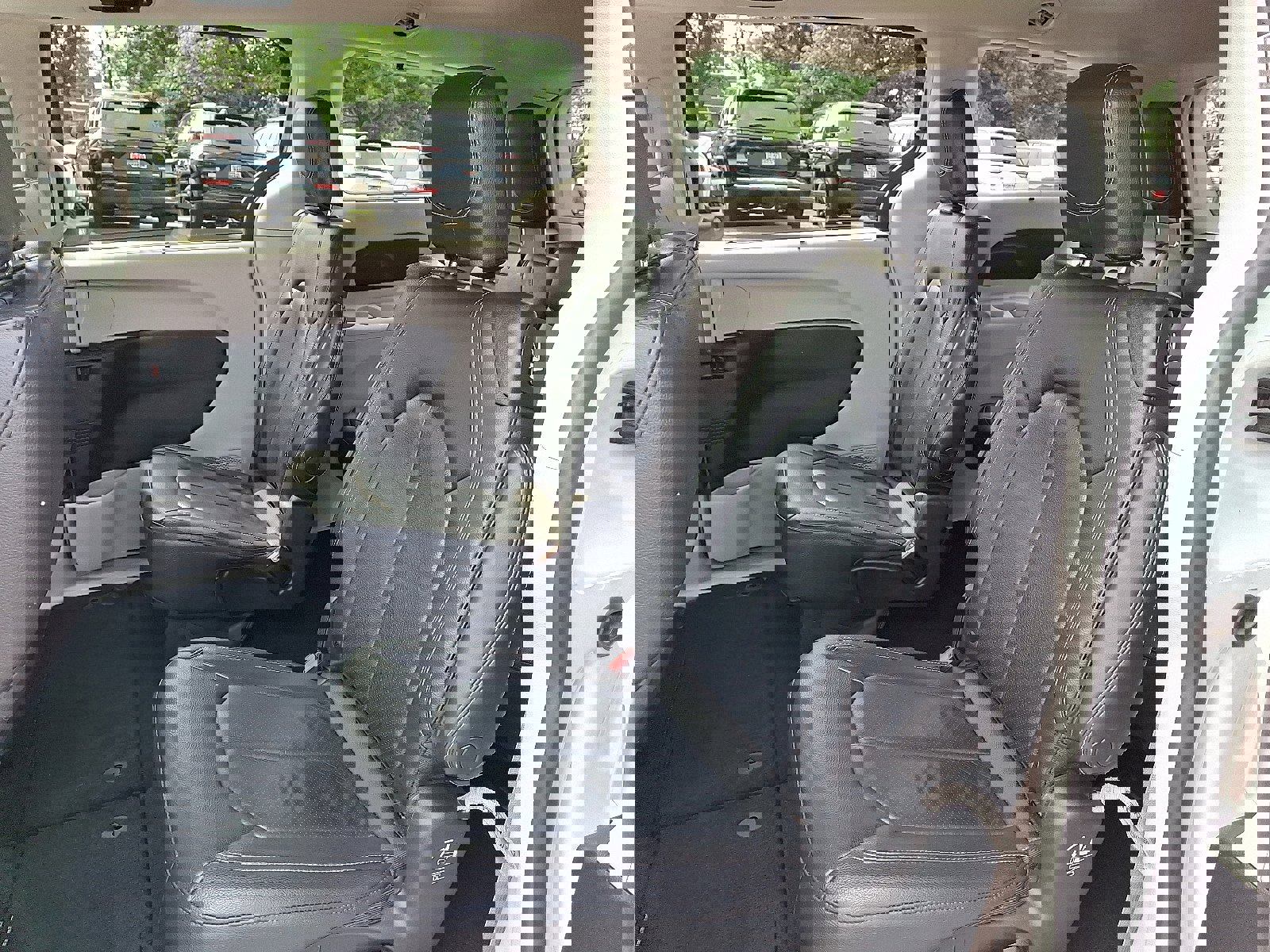 Used 2022 Chrysler Pacifica Touring-L image 10