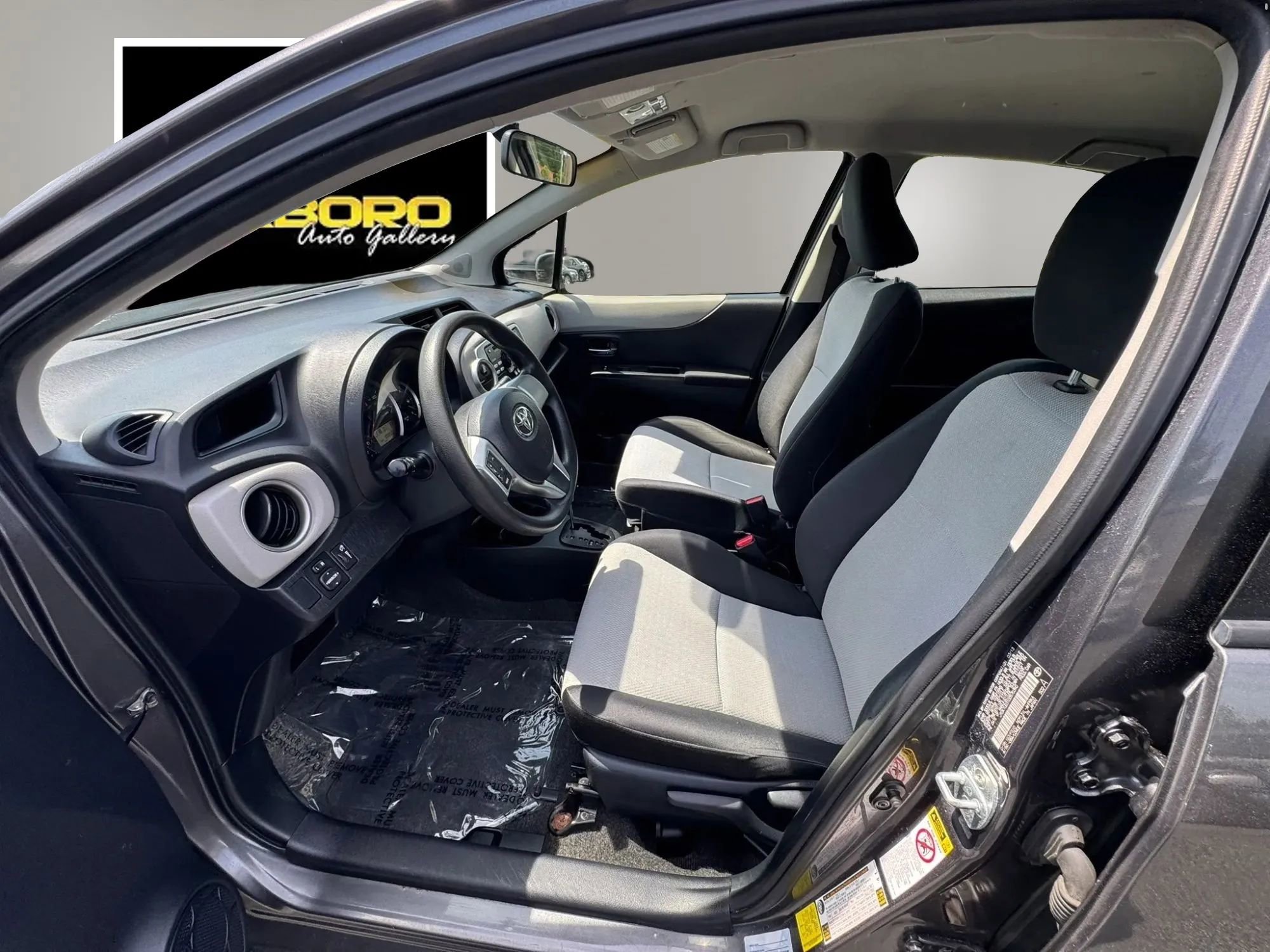 Used 2013 Toyota Yaris LE FWD image 9