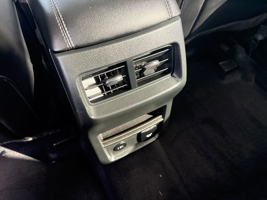 Used 2024 Ford Edge SEL w/ Convenience Package image 17