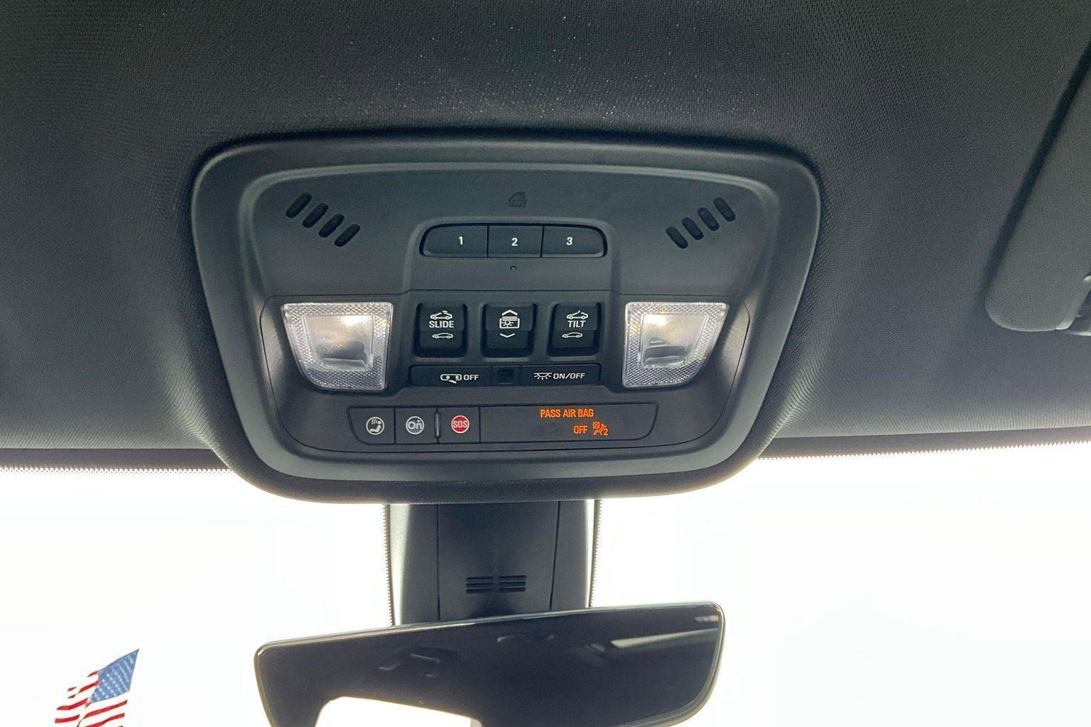 Used 2023 Chevrolet Traverse LT w/ LT Premium Package image 36